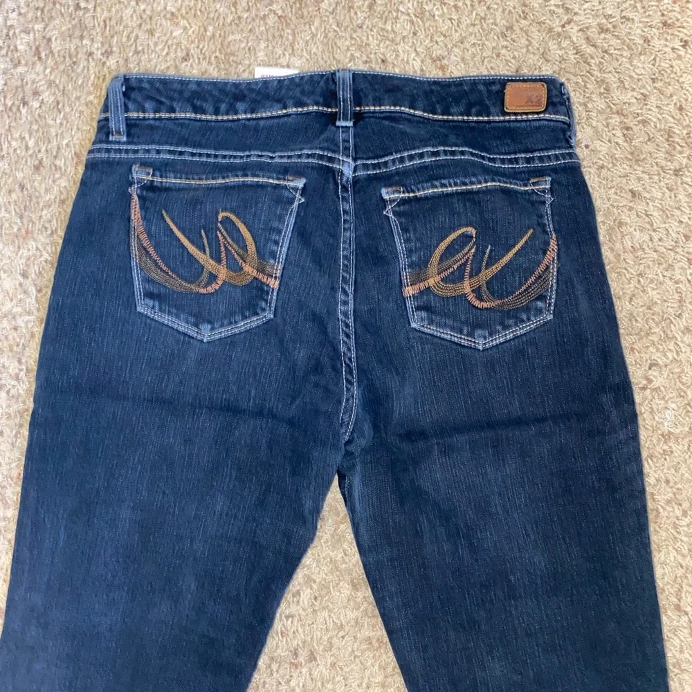 Women’s Blue Express Low Rise Straight Jeans size 8 Long